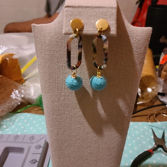 HANDMADE EARRINGS - Picture 2 of 2